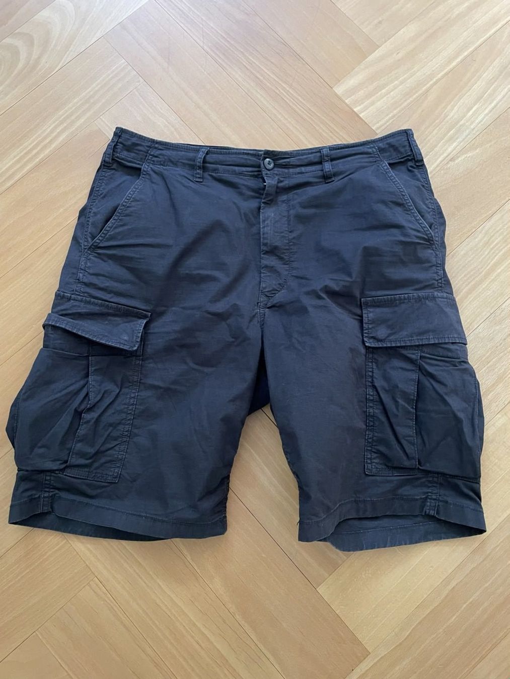 Uniqlo Pantaloni: Cargo Hose kurz Uniqlo – Usato da Zürich venduto da pba_original