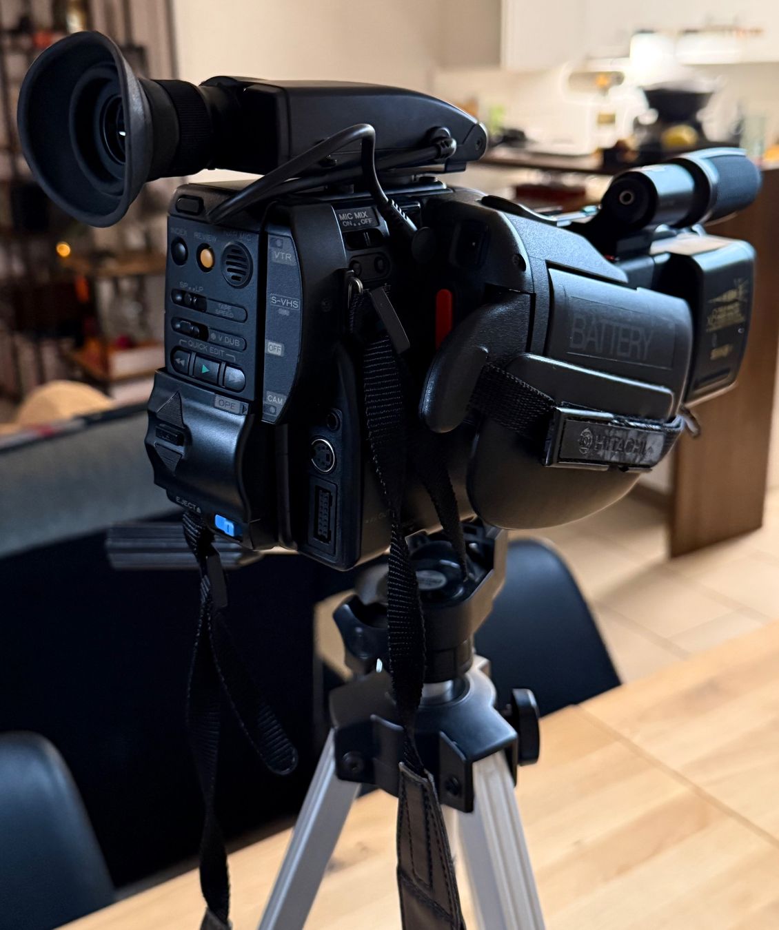 Hitachi Videocamere: HITACHI INTEGRATED CAMERA & VIDEO VM - S83 E – Usato da Dietikon venduto da gab_qz7y 4