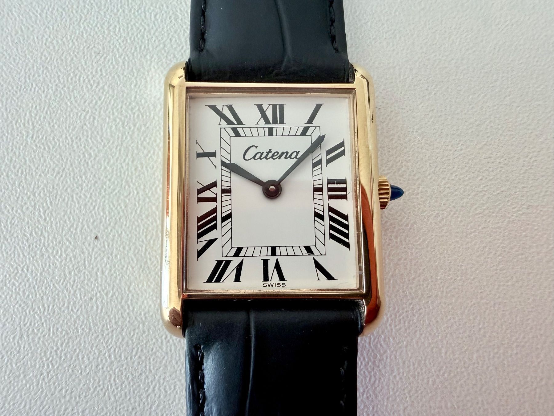 Orologi: CATENA "Tank" type, MEDIUM, Plaqué or, Mechanical, Swiss – Nuovo e nell'imballaggio originale da Le Mont-sur-Lausanne venduto da LycaGallery 1
