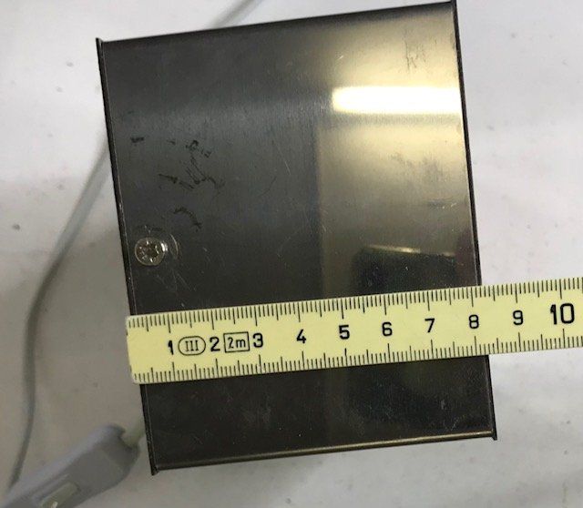 Lampen: Leuchtbuchstabe I rotes Plexiglas mit verchromtem Gehäuse – Gebraucht aus Zürich von gigimai67 7