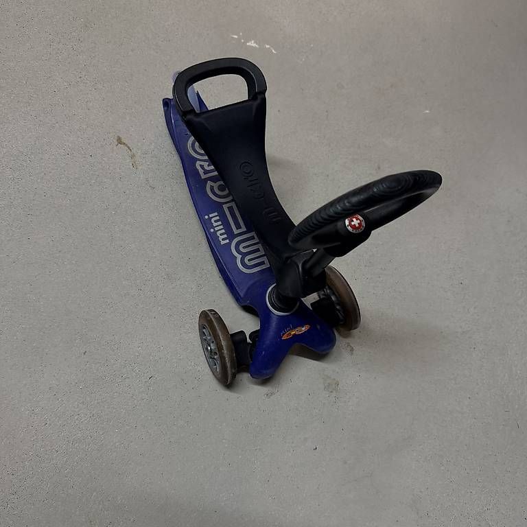 Micro Kickboard: Mini Micro Scooter + Mini2Go Sitzroller  gebraucht – Usato da Münchwilen TG venduto da LuDeAn 1