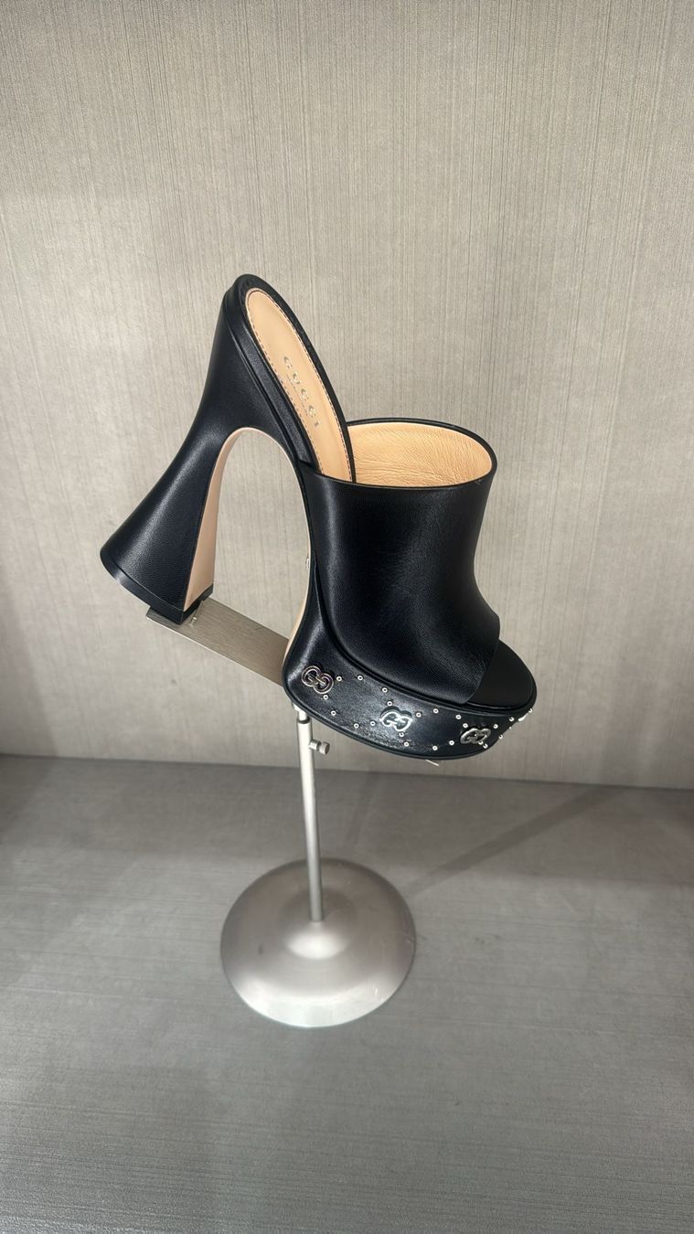 Gucci Scarpe da donna: Mules Gucci – Nuovo e nell'imballaggio originale da Genève venduto da Cinely