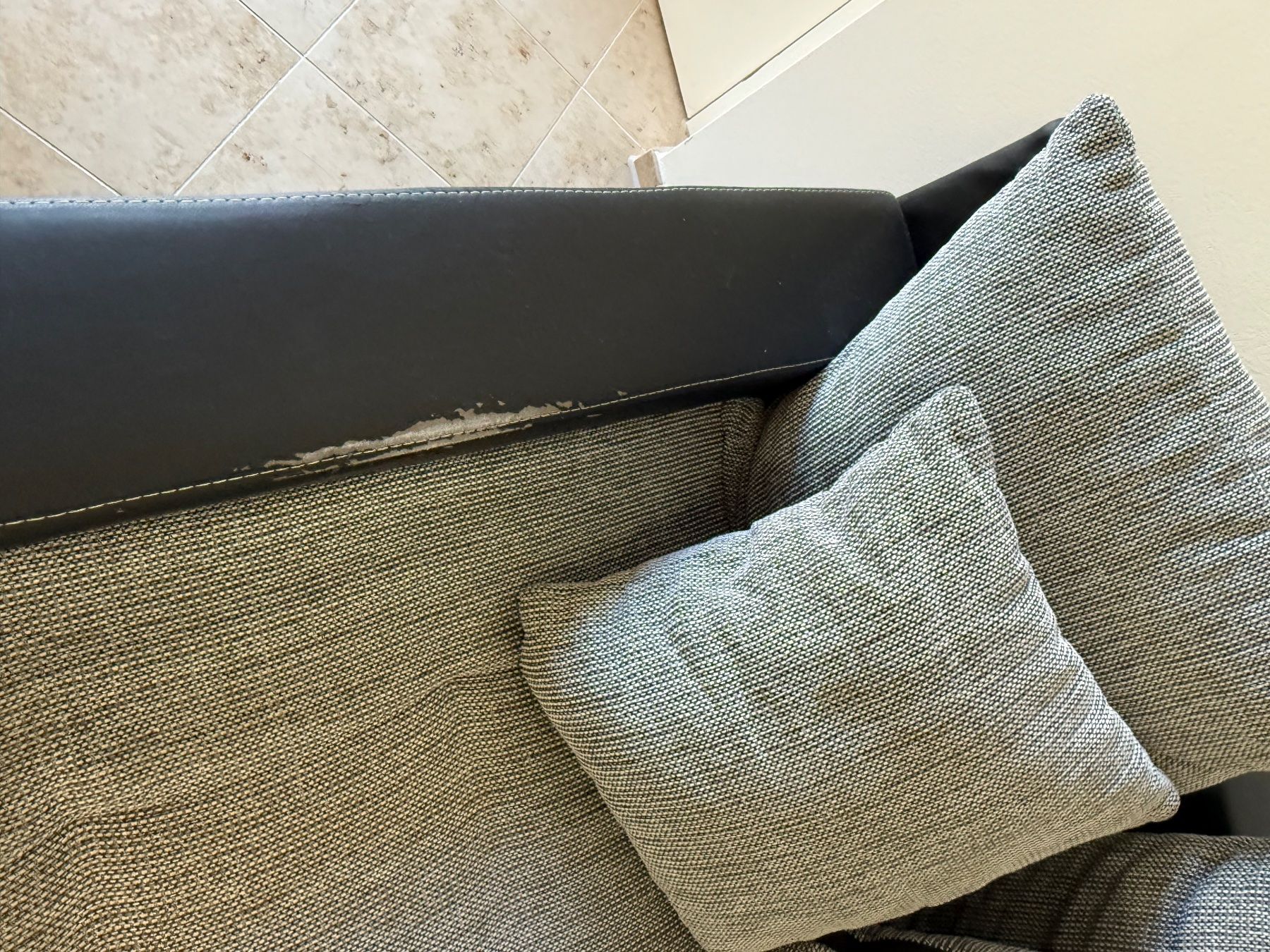 Sofas: Ecksofa mit Kissen – Gebraucht aus Zürich von fab_k6zw 3