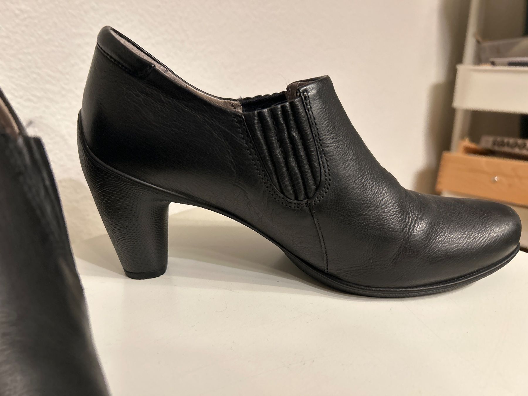 Ecco Damenschuhe: Ecco Pumps Gr 38 – Gebraucht aus Riehen von mittwoch81 1