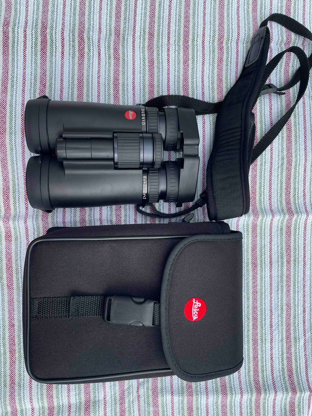 Leica Binocoli: Leica Fernglas Duovid 8+12 x 42 Fernglas – Usato da Villars-sous-Yens venduto da sab_hs6f