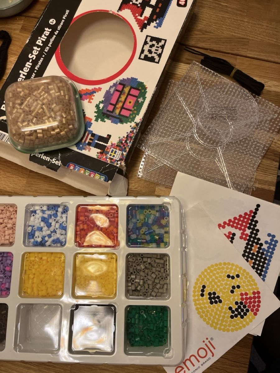 Kit bricolage: Bügelperlen Sets Pirat und Smileys – Usato da Männedorf venduto da Dorrii85