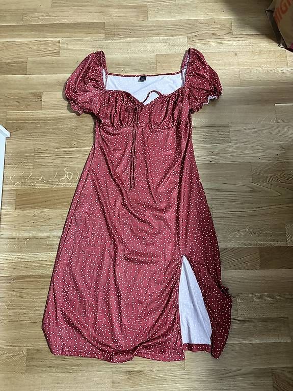 Vestiti: Robe – Usato da Monthey venduto da Susii_M