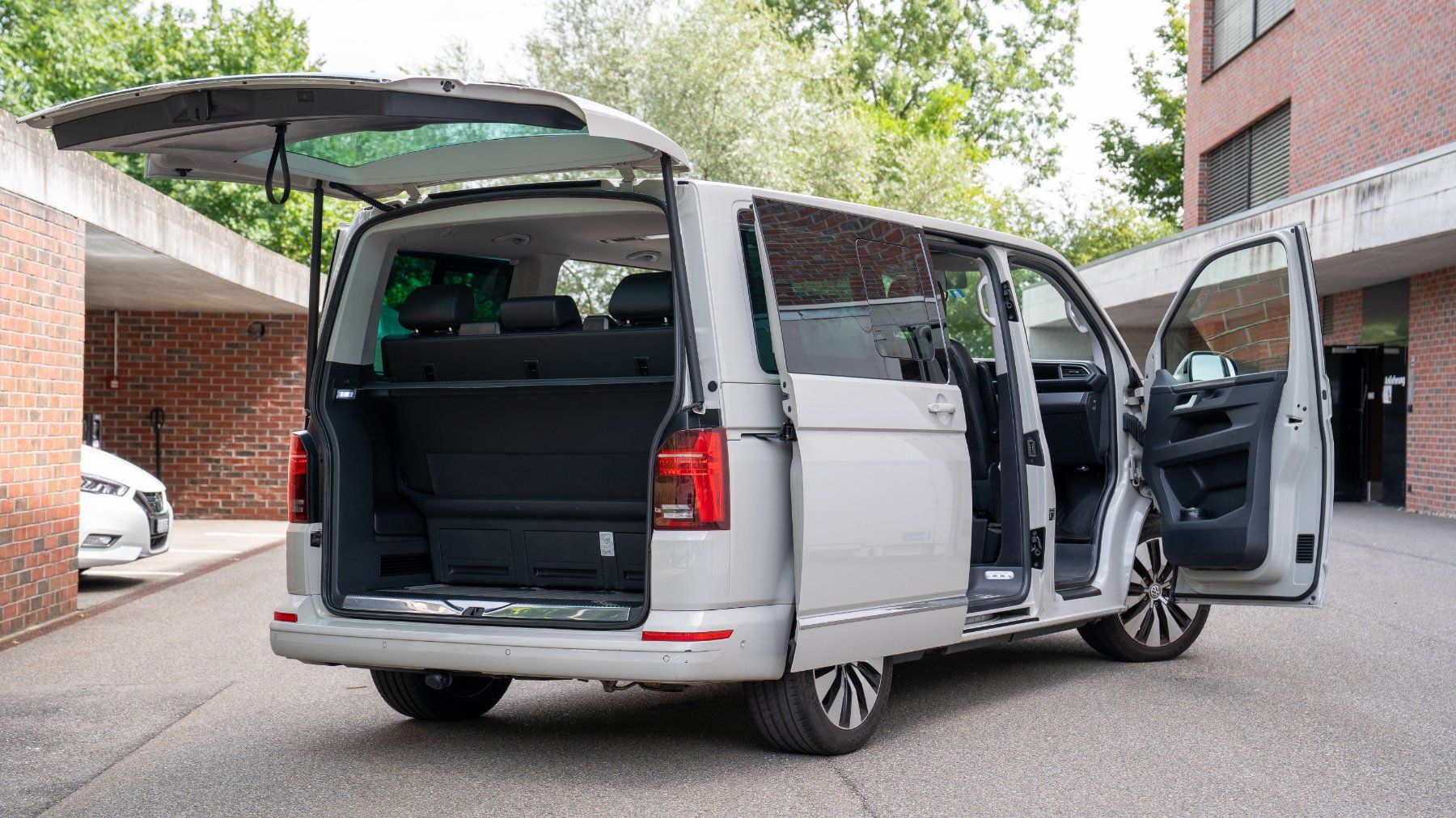 Autos: VW Multivan T6.1 BI-TDI 204 PS 4 Motion Highline – Gebraucht aus Langenthal von Lajo123 3