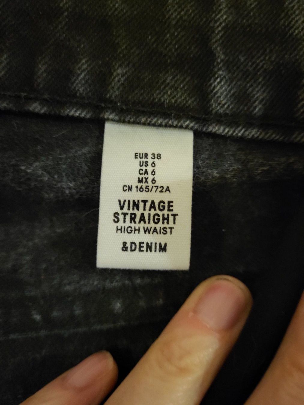 Jeans: Jean taille haute T.36-38 – Usato da Genève venduto da VesnizaB 1