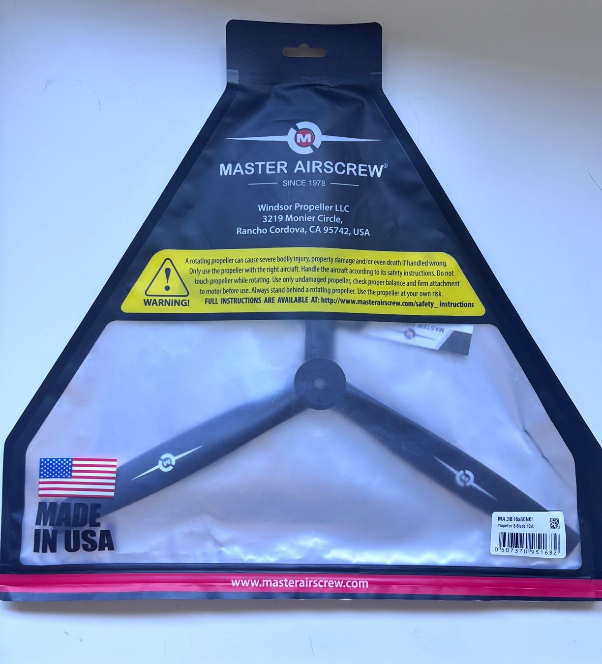 Modellismo RC: Hélice tripale MASTER AIRSCREW® 16x8 – Nuovo e nell'imballaggio originale da Genève venduto da Sabgoblin 2