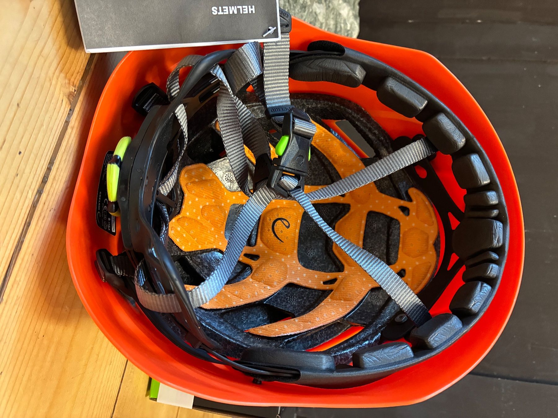 Caschi: Edelrid Kletterhelm orange – Nuovo (secondo la descrizione) da Küttigen venduto da thoren77 5