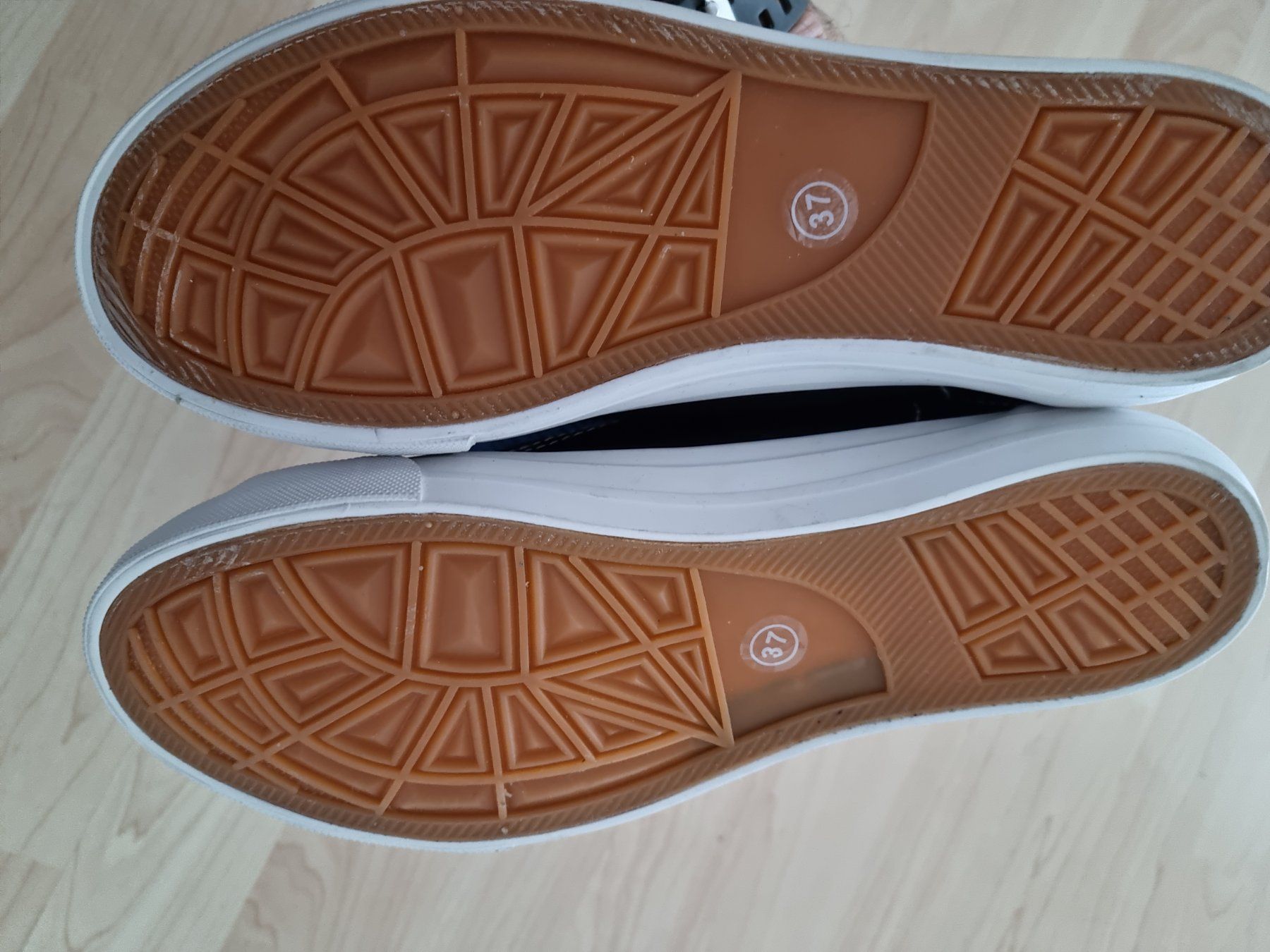 Scarpe per ragazzi: Sneaker Jungen, Grösse 37 – Nuovo e nell'imballaggio originale da Ostermundigen venduto da aydin014 2