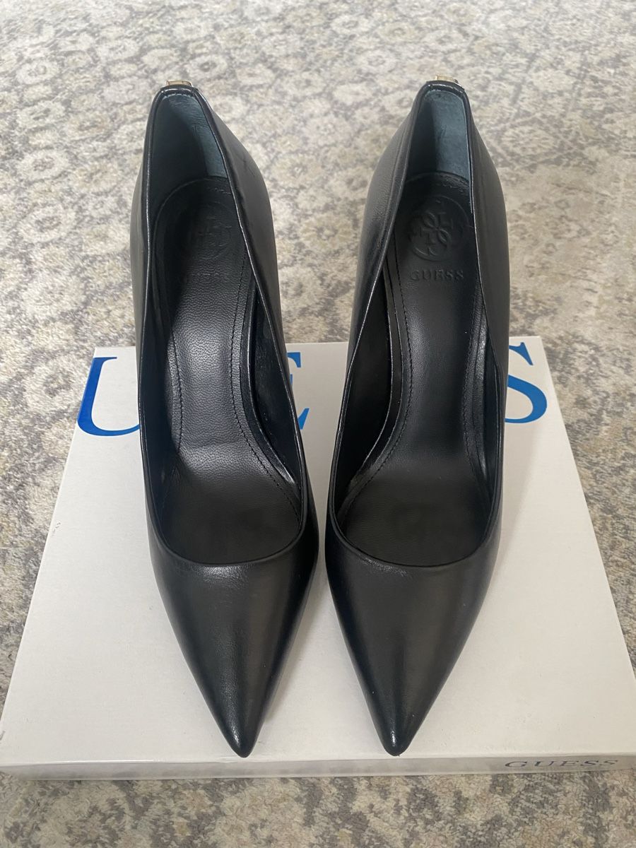 Damenschuhe: Pumps Guess – Gebraucht aus Basel von Holali17 1