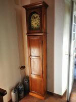 Kasten-Standuhr mit Schwarzwälder-Uhr, Schweiz um 1860 Thun