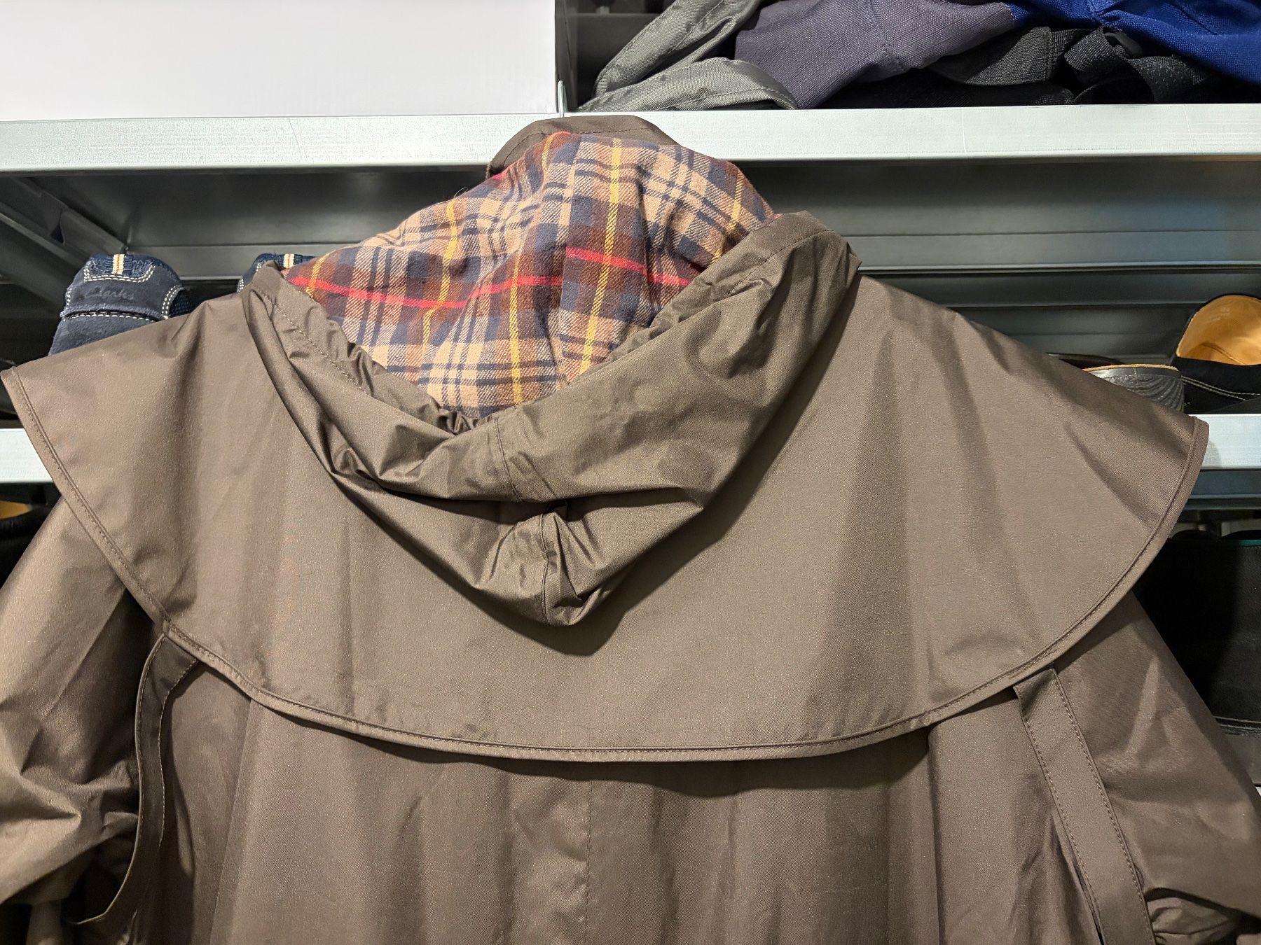 Cappotti: Scippis Reitregenmantel gefüttert – Nuovo (secondo la descrizione) da Dübendorf venduto da Shoppermaus 2