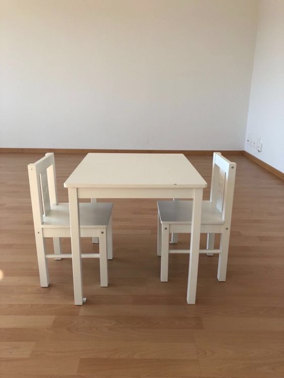 IKEA Kritter Kindertisch mit 2 Stühlen Kaufen auf Ricardo