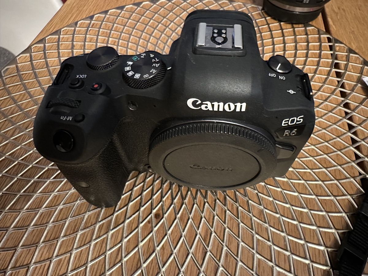 Canon Fotocamera: Canon EOS R6 Body – Usato da St. Gallen venduto da ire_6ktn