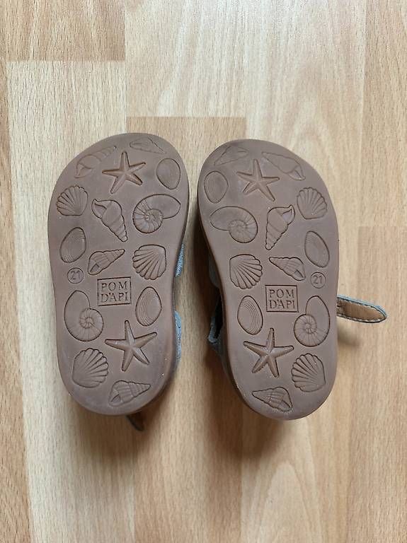 Chaussures garçon: Sandalen Grösse 21 – Neuf (Voir description) à Zürich par Tcolijn