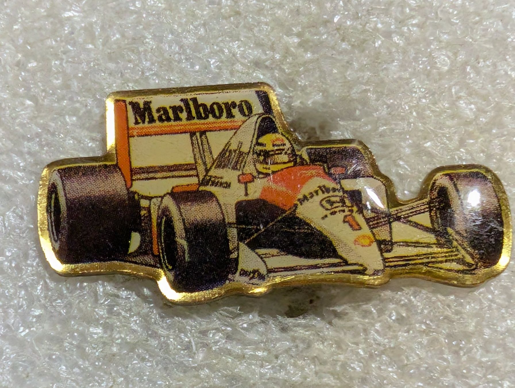 Placchette & Badge: Ansteckpin 185: Formel 1 Auto Marlboro – Usato da Oppligen venduto da Pin-Fall-Shop