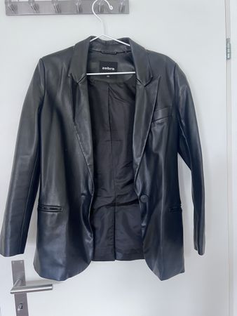 Blazer in Lederoptik, Schwarz, Gr. XS – Top Zustand!