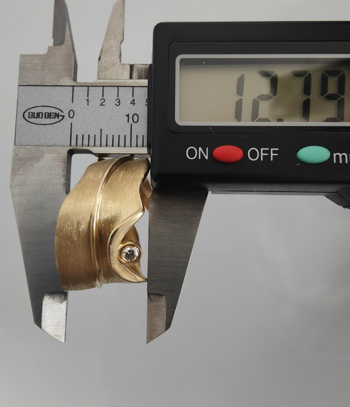 Anelli: Ring in Form eines Blattes, mit Brilliant als Tautropfen – Nuovo e nell'imballaggio originale da Rümlang venduto da 21f 9