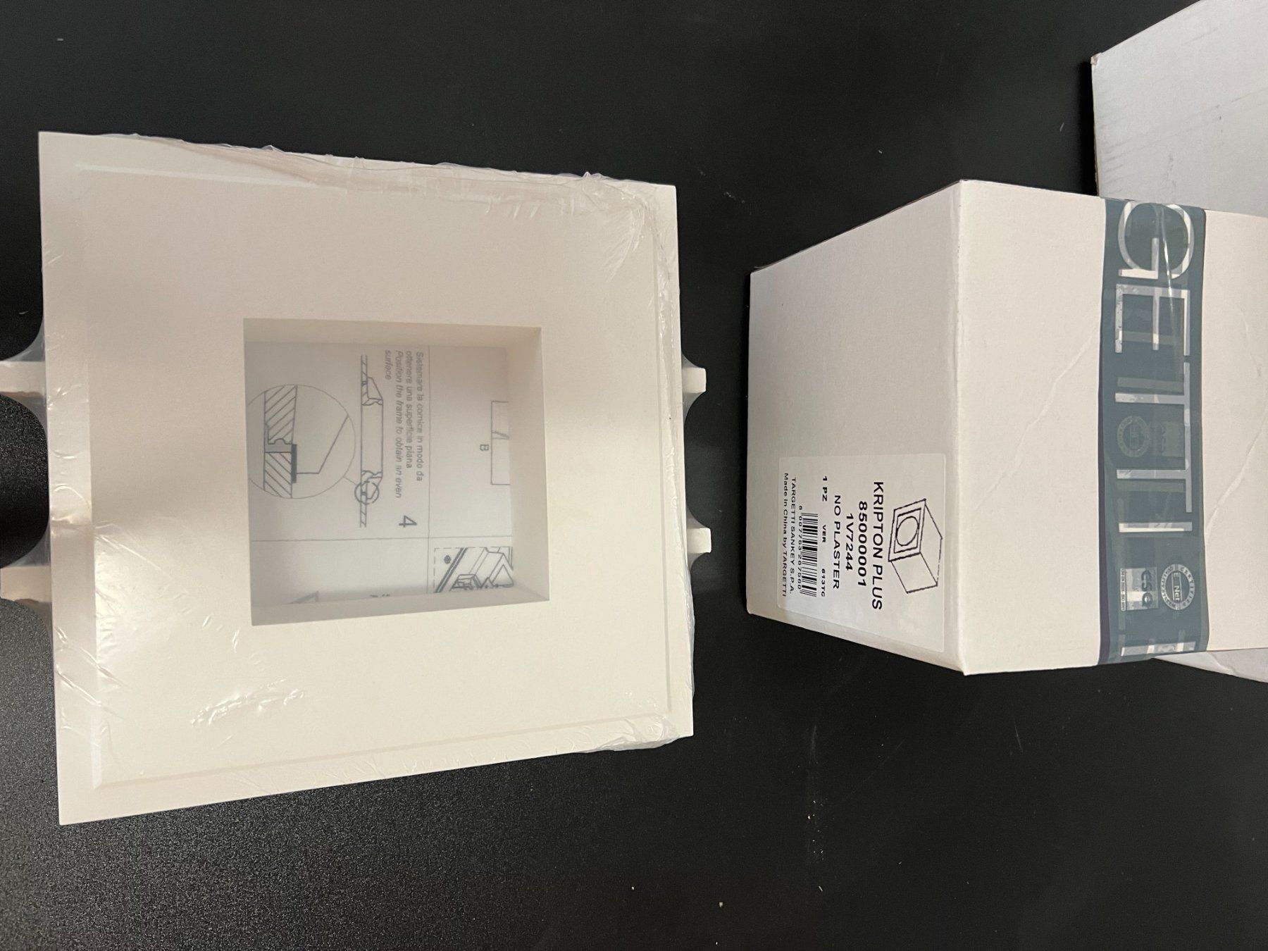 Lampade: KRIPTON PLUS – Nuovo e nell'imballaggio originale da Mägenwil venduto da BackInWhite
