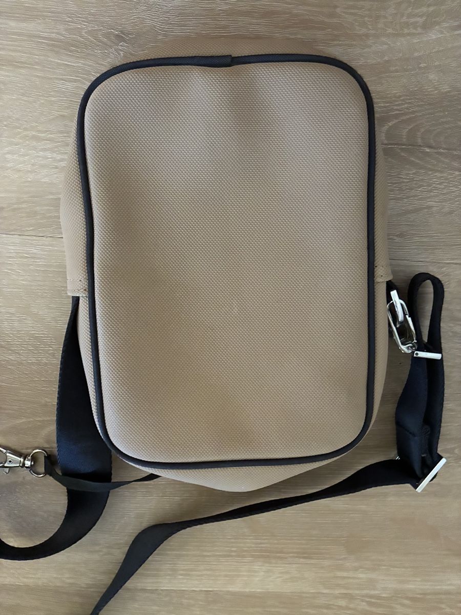 Lacoste Sonstige Kleidung & Accessoires: Sacoche Lacoste beige petit format bon état – Gebraucht aus Chénens von Picco82 3