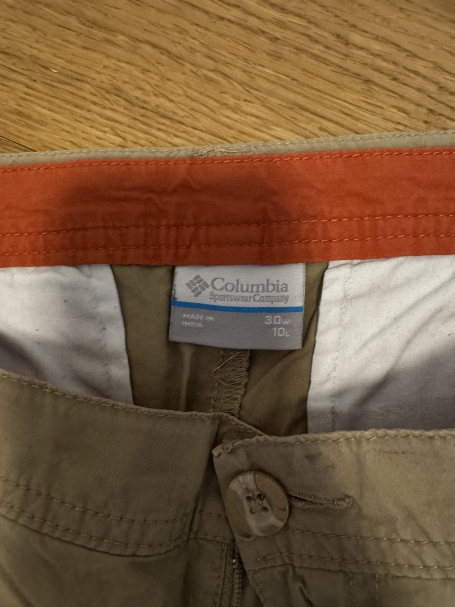 Columbia Pantalons: Columbia Khaki Shorts, Grösse 30 – D'occasion à Buchrain par Babyblau777 1