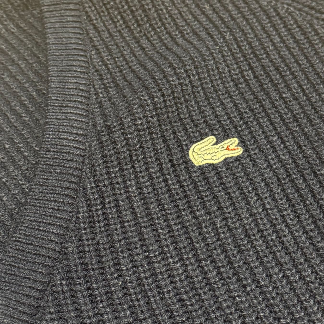 Lacoste Maglioni & Felpe: Lacoste vintage knitted v-neck sweatshirt 90s strickpullover – Usato da St. Gallen venduto da sourced_limited 1