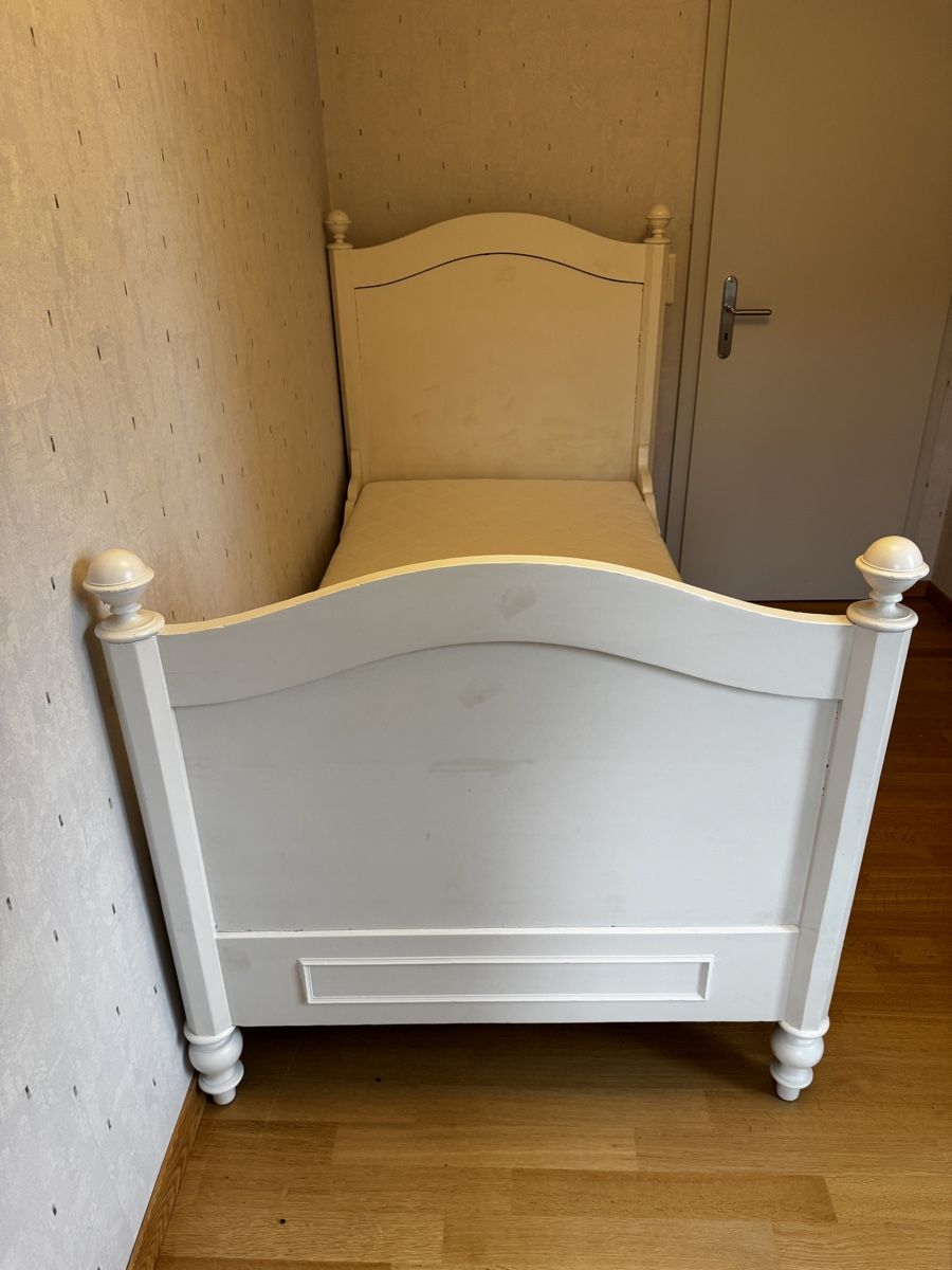 Betten: Wunderschönes Einzelbett im Landhausstil – Gebraucht aus Büren zum Hof von Glausersimon 4