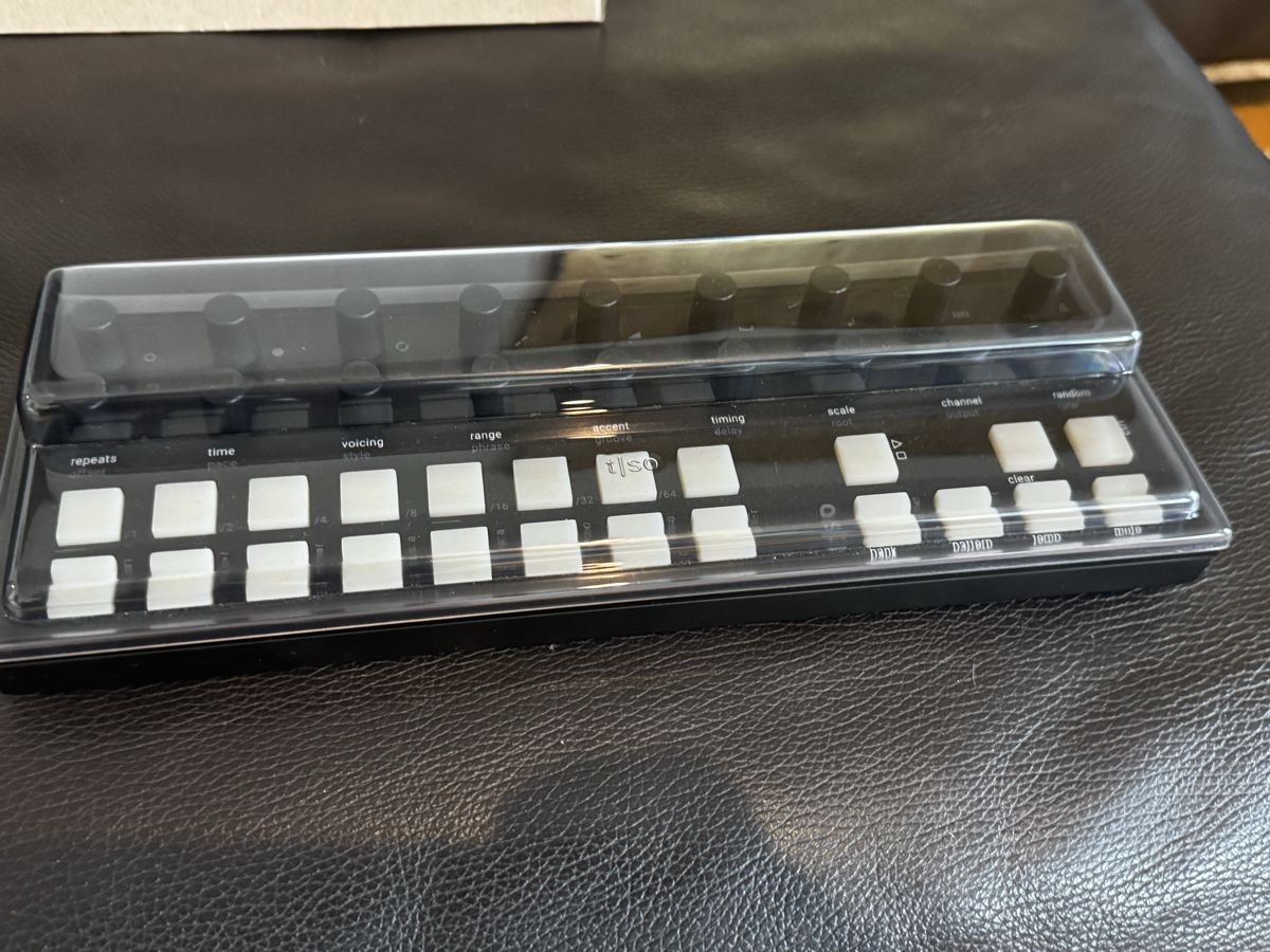 Musikinstrumente: Torso T-1 - Algorithmic Midi Sequencer mit Zubehör – Gebraucht aus Zürich von 1cut2 5