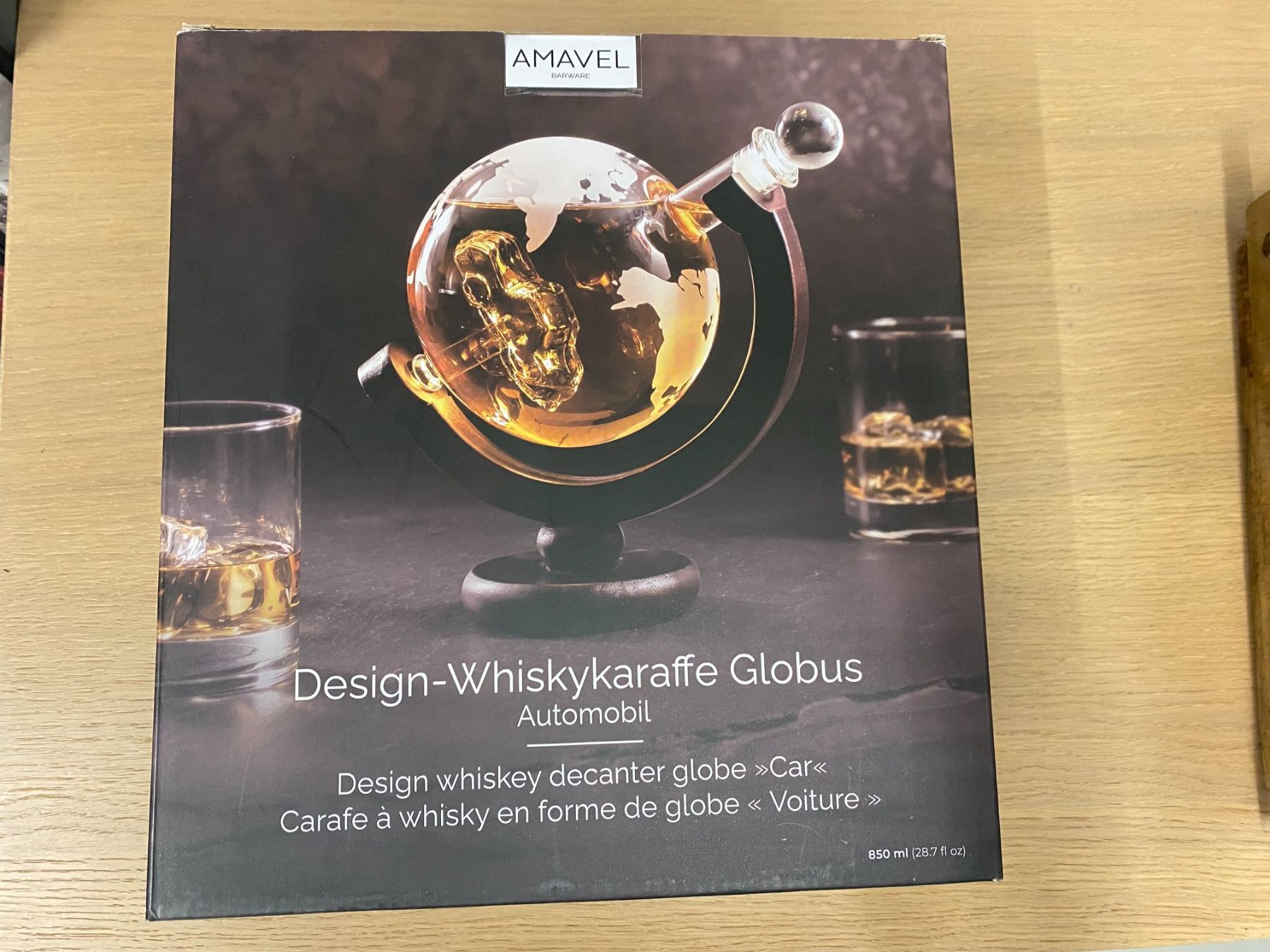Karaffen: Whiskykaraffe als Globus mit Automobil – Gebraucht aus Unterterzen von bac_287t