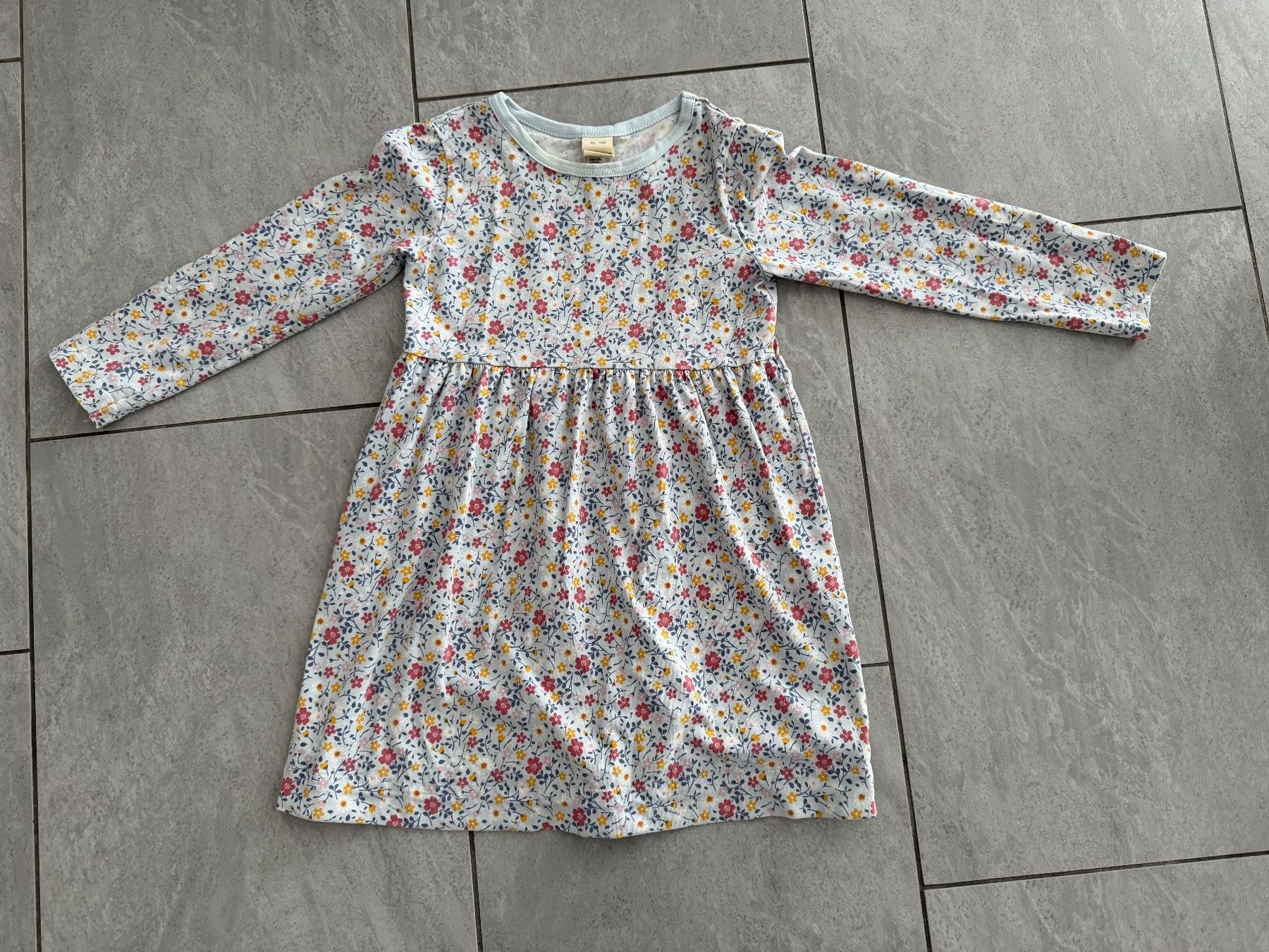 Alana Vestiti & Gonne: Kleid - Grösse 110 - Alana – Usato da Bülach venduto da Loredana13