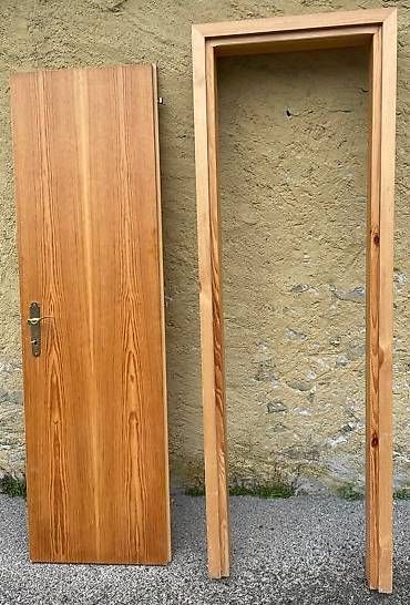 Tutte le decorazioni: Porta in legno – Usato da Losone venduto da inf_zhb8
