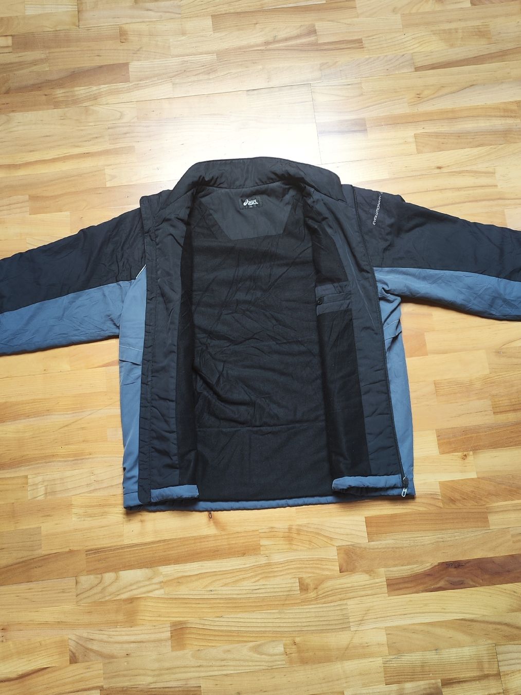 Giacche: Vintage Asics Jacke – Usato da Breitenbach venduto da Lqris 2