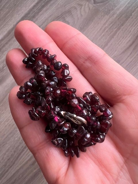 Catenine: Hübsches Kette mit Granat – Usato da Neerach venduto da romiping 2