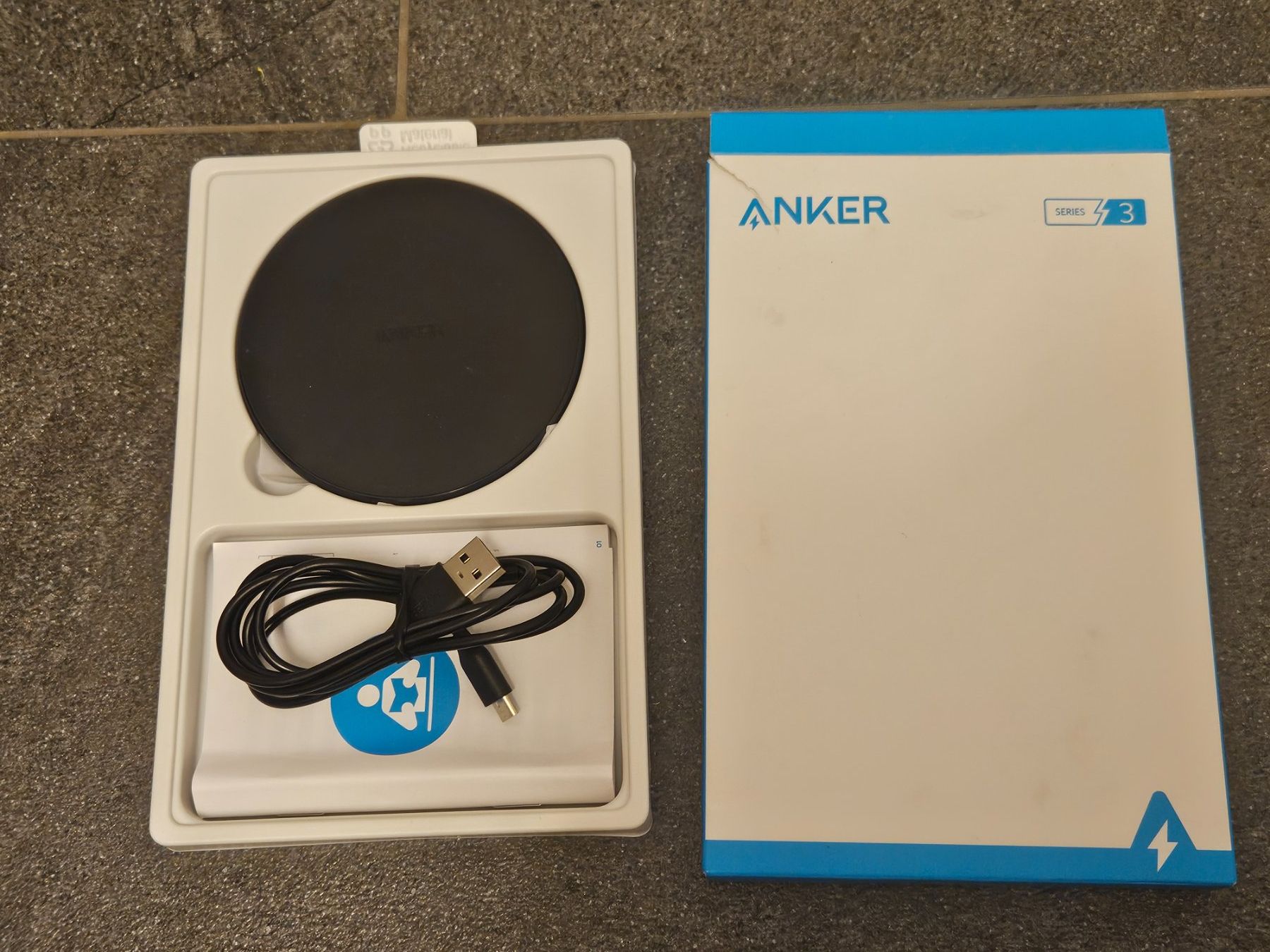 Caricabatterie: Anker PowerWave Pad Model A2503 - wireless charging – Usato da Zürich venduto da Rivkah