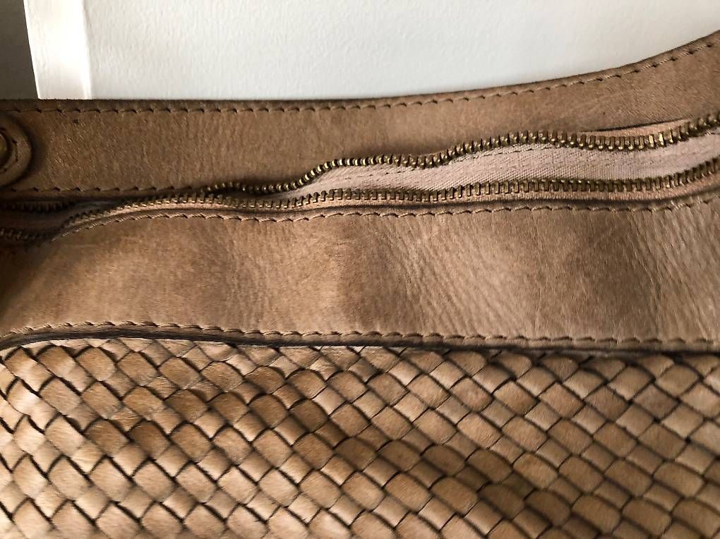 Borse da donna: Ledertasche in Flechtoptik, schlammfarbig – Usato da Zürich venduto da zuerich8032 2