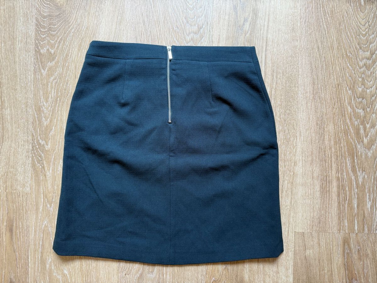 Morgan Gonne: Mini-jupe comme neuve vert bouteille Morgan, t.36/S – Usato da Tavannes venduto da Thriftshop 1