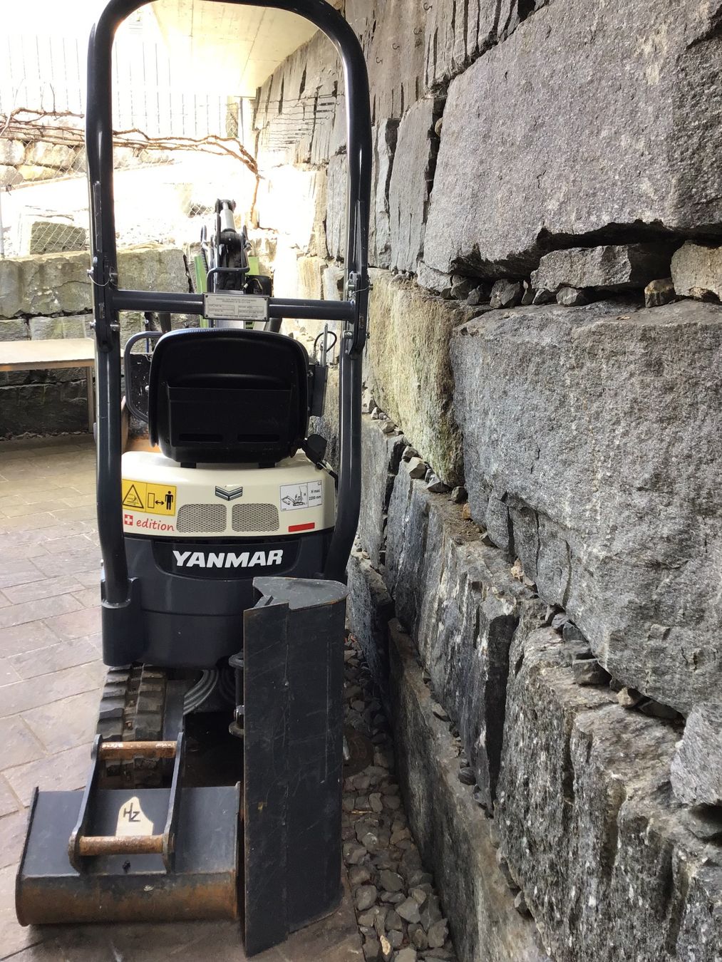 Yanmar Escavatori: Bagger Yanmar SV 08 – Usato da Rumisberg venduto da urs_6q9j 1