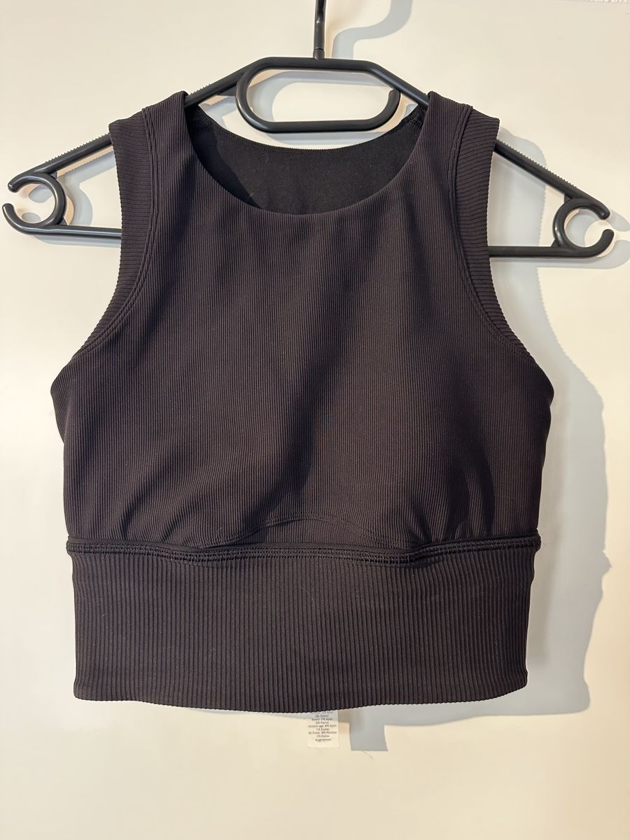 Lululemon Top: lululemon crop top size 4/eu36 – Nuovo (secondo la descrizione) da bözberg venduto da amy_7wz8