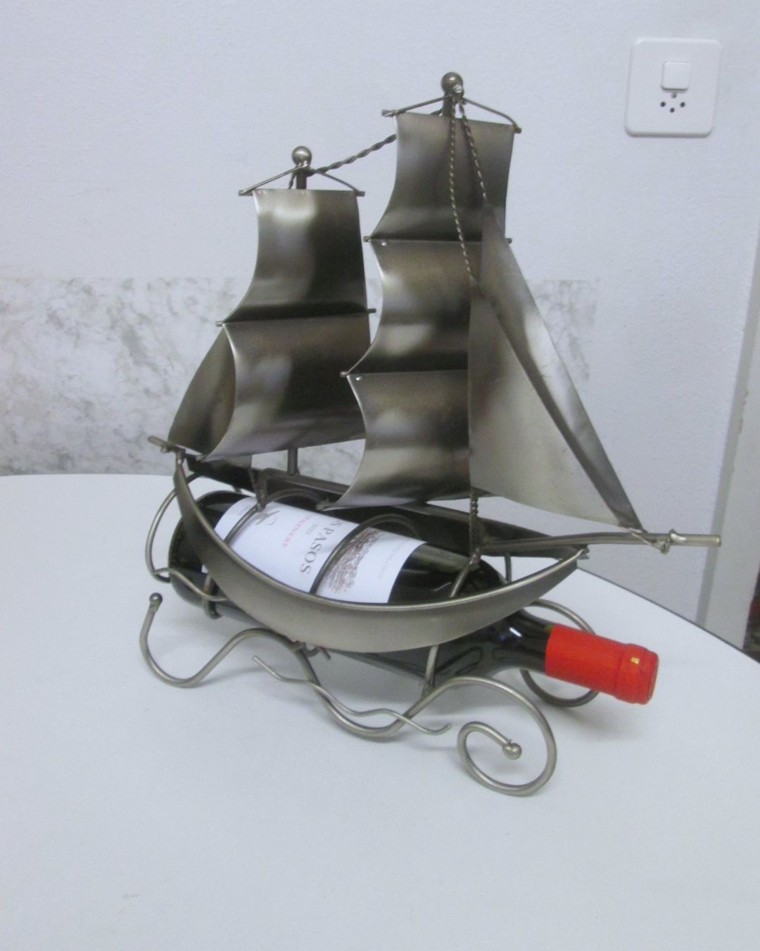 Alle Dekorationen: Metallflaschenhalter Segelschiff – Gebraucht aus Sementina von babucia