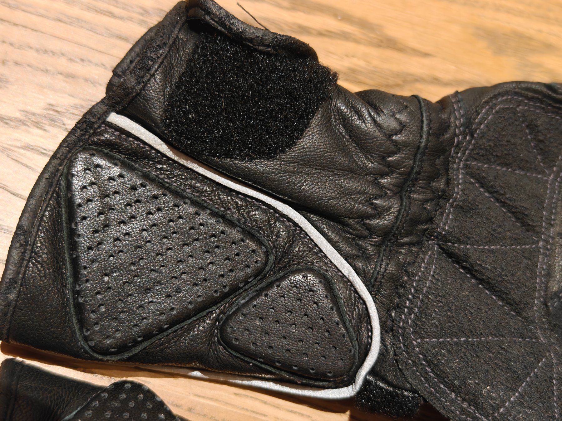 IXS Guanti & manicotti: IXS Motorrad Handschuhe Leder Carbon – Usato da Wallisellen venduto da m00ds 2