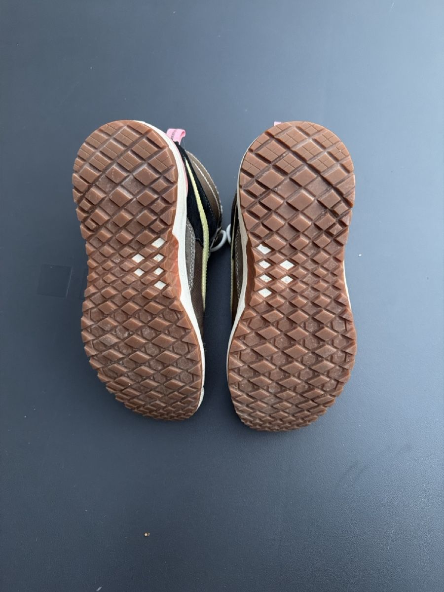 Vans Schuhe für Mädchen: Warme Vans Winter-Sneaker Gr. 38 Neuwertig – Gebraucht aus Scuol von bia_v5bz 4