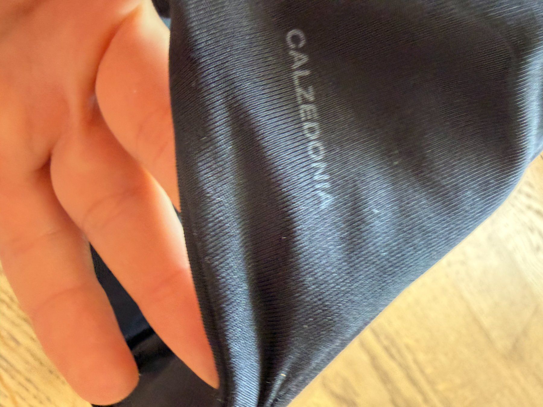 Calzedonia Badekleider & Bikinis: Bikini Oberteil schwarz Calzedonia – Defekt aus Riehen von edu_92w7 3