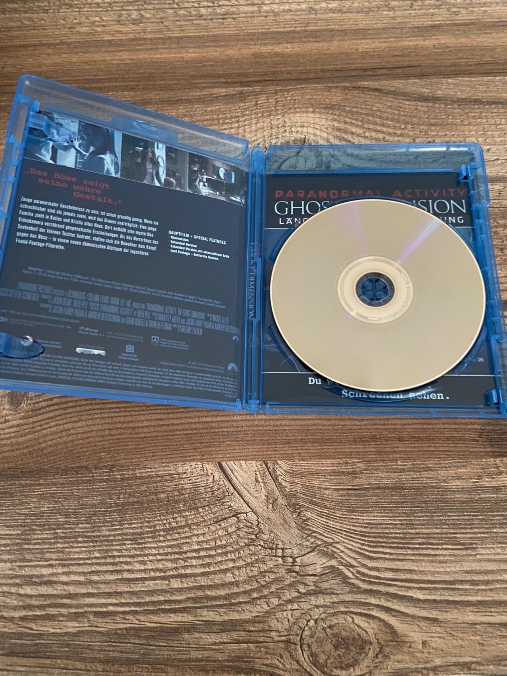 Tutti i DVDs: Paranormal Activity: Ghost Dimension Blu-ray in Top Zustand! – Usato da Hasle LU venduto da P89erni01 3