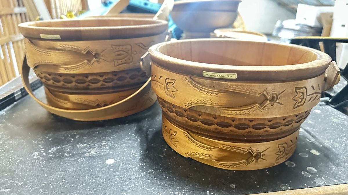 Articoli in legno: Handgeschnitzte Appenzeller Holzgefässe – Nuovo (secondo la descrizione) da Mörschwil venduto da sam_man