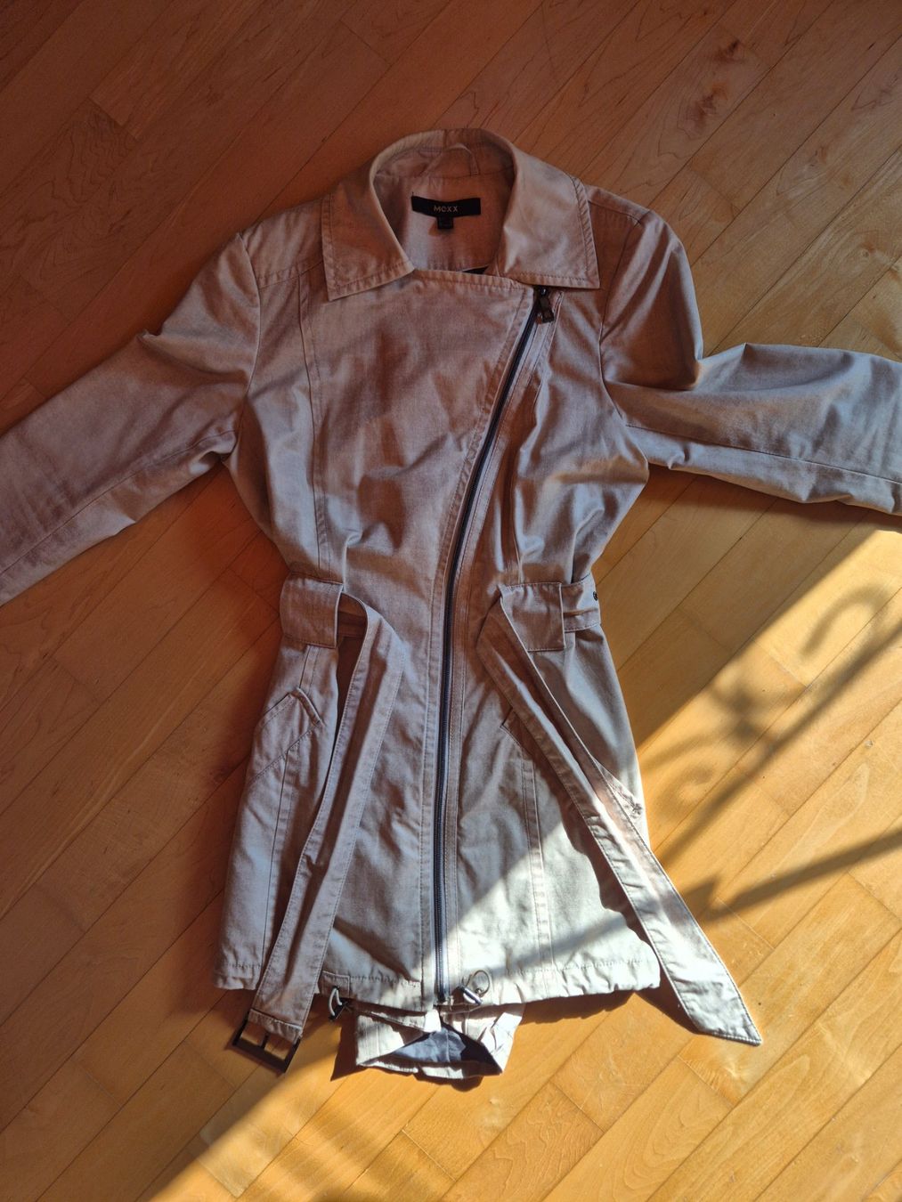 Giacche: Schöne Übergangsjacke – Usato da Walenstadt venduto da grischalounge1 5