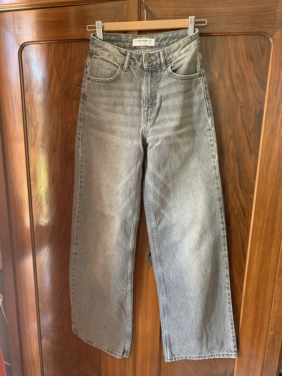 Pull&Bear Jeans: Jean Pull&Bear gris taille 32 bon état – D'occasion à Lausanne par cloleman