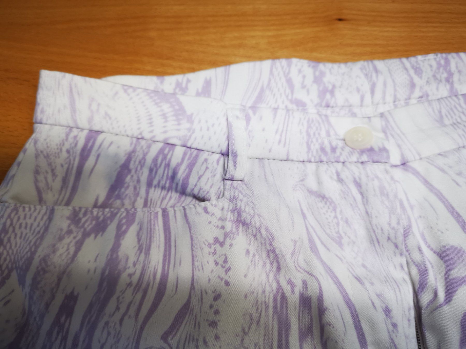 Pantaloni: Damenhose weiss-lila – Nuovo (secondo la descrizione) da Seuzach venduto da NaehdesignMirjam 2